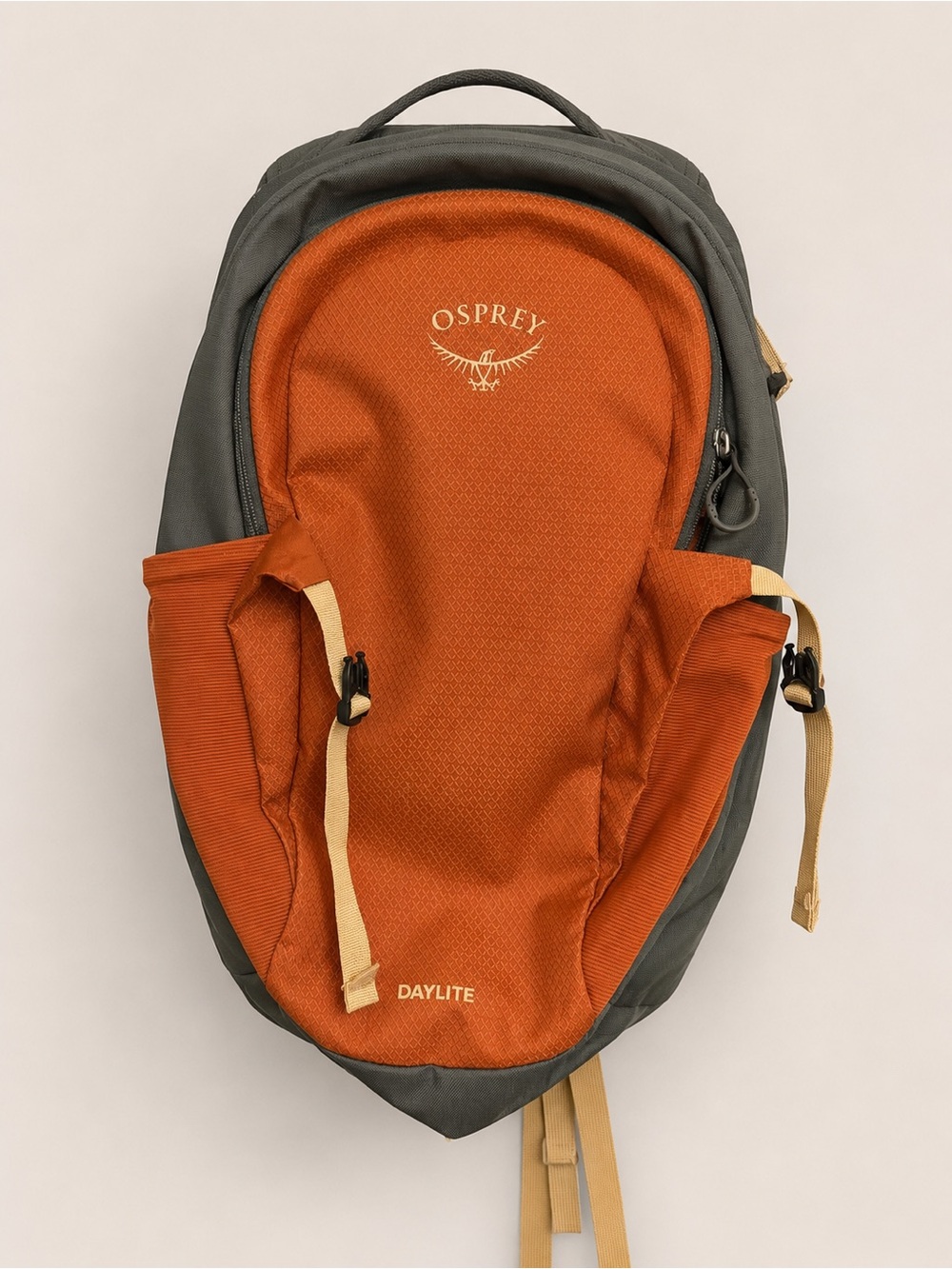 OSPREY Daylite Men's Orange and Gray Lightweight Backpack